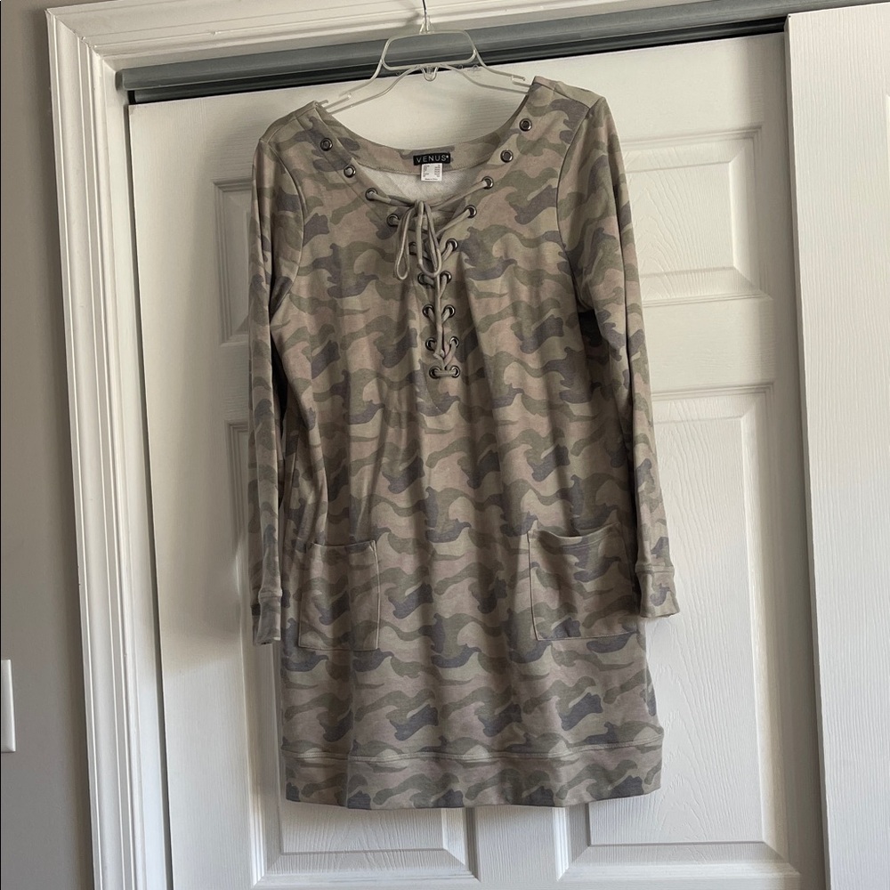 VENUS Gray Camo Lace-Up Dress